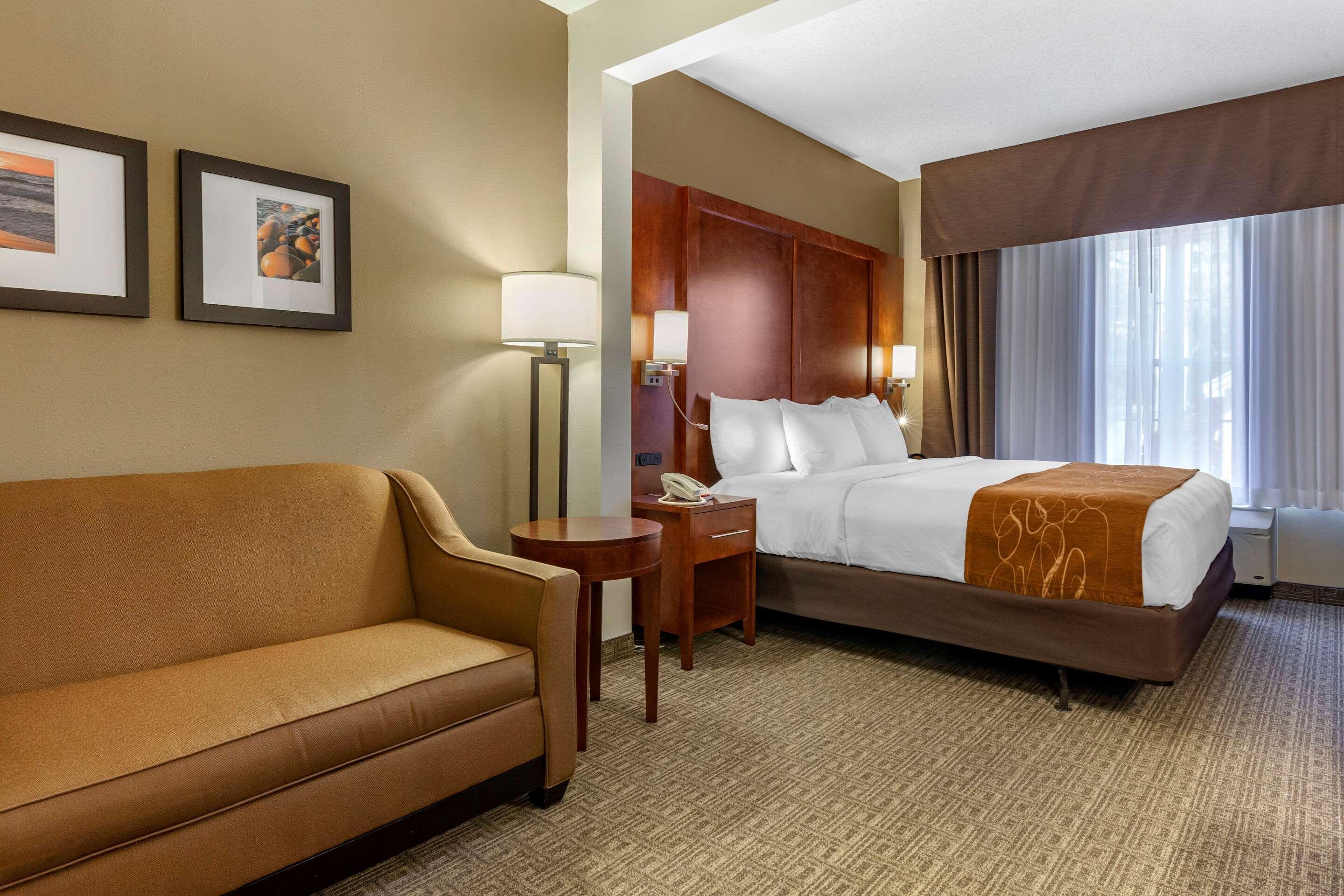 Comfort Suites Маркет Екстер'єр фото