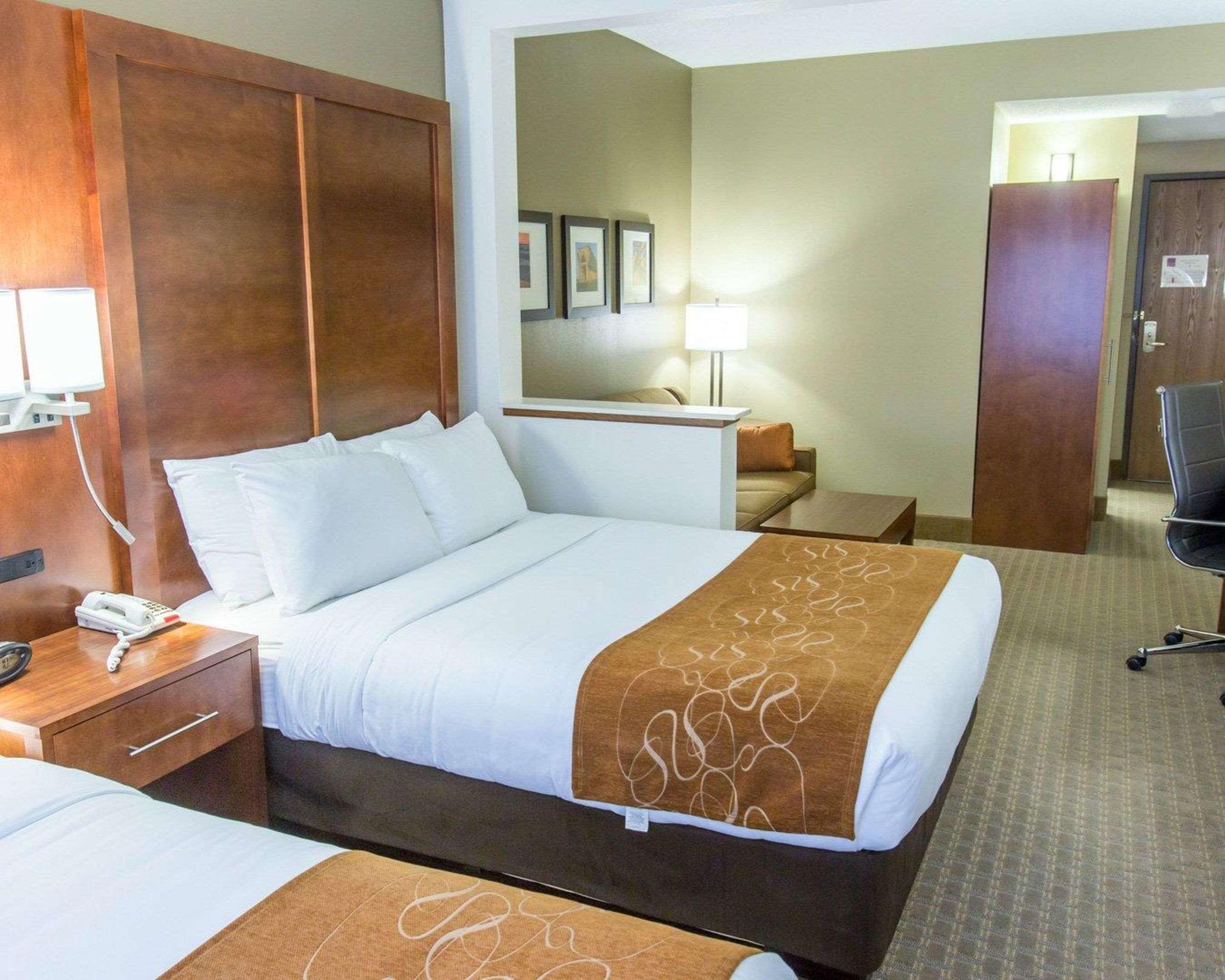 Comfort Suites Маркет Екстер'єр фото